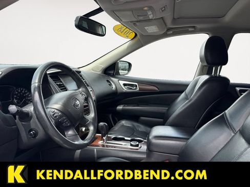 Used 2018 Nissan Pathfinder Platinum AWD/4WD image 9