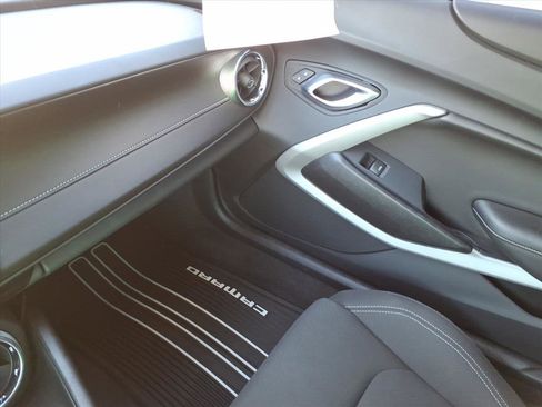 Certified 2022 Chevrolet Camaro LT RWD image 32
