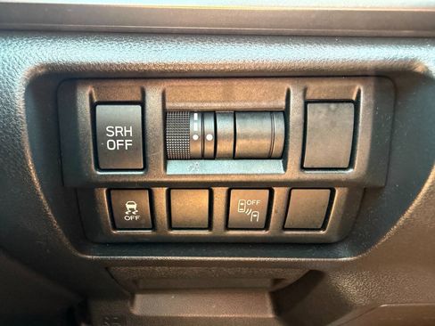 Used 2018 Subaru Crosstrek 2.0i Limited AWD/4WD image 31