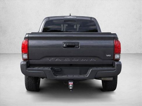 Used 2018 Toyota Tacoma TRD Off-Road w/ TRD Premium Off Road Package AWD/4WD image 6