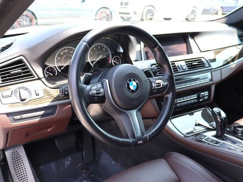 Used 2015 BMW 550i Sedan RWD image 16