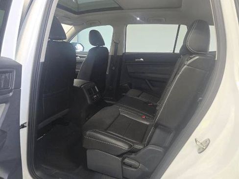 Used 2023 Volkswagen Atlas SE w/ Panoramic Sunroof Package FWD image 16