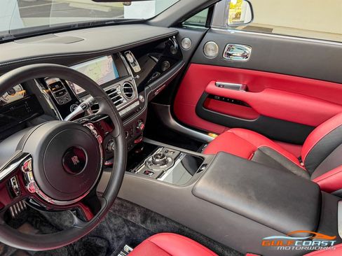 Used 2018 Rolls-Royce Wraith image 14
