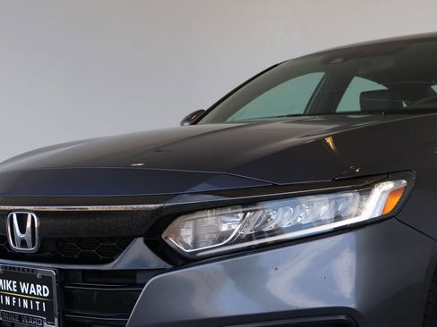Used 2018 Honda Accord Sport image 11