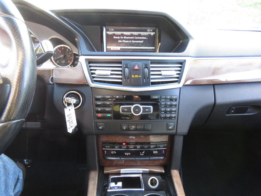 Used 2013 Mercedes-Benz E 350 4MATIC Sedan image 25