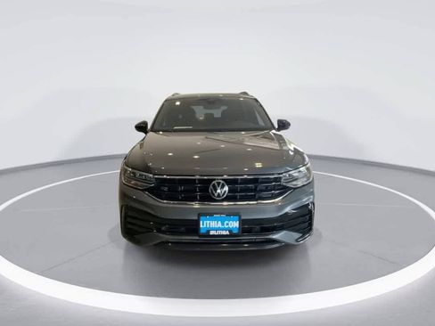 Used 2022 Volkswagen Tiguan SE R-Line AWD/4WD image 3