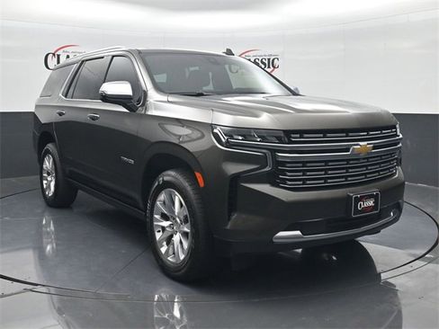 Used 2021 Chevrolet Tahoe Premier w/ Premium Package image 5