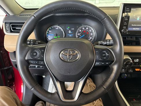 Used 2021 Toyota RAV4 XLE w/ Convenience Package AWD/4WD image 13