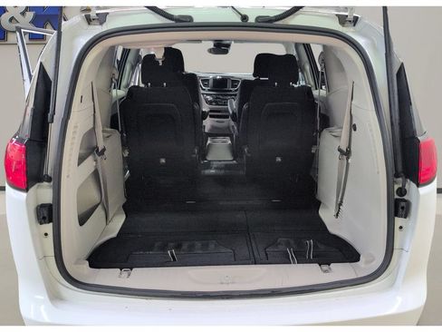 Used 2023 Chrysler Voyager LX FWD image 26