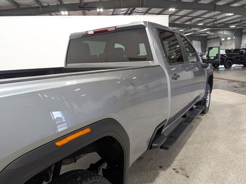 Used 2024 GMC Sierra 2500 Pro AWD/4WD image 3