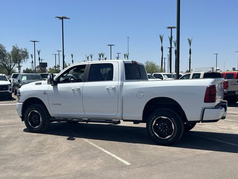 Used 2025 RAM 2500 Laramie AWD/4WD image 3
