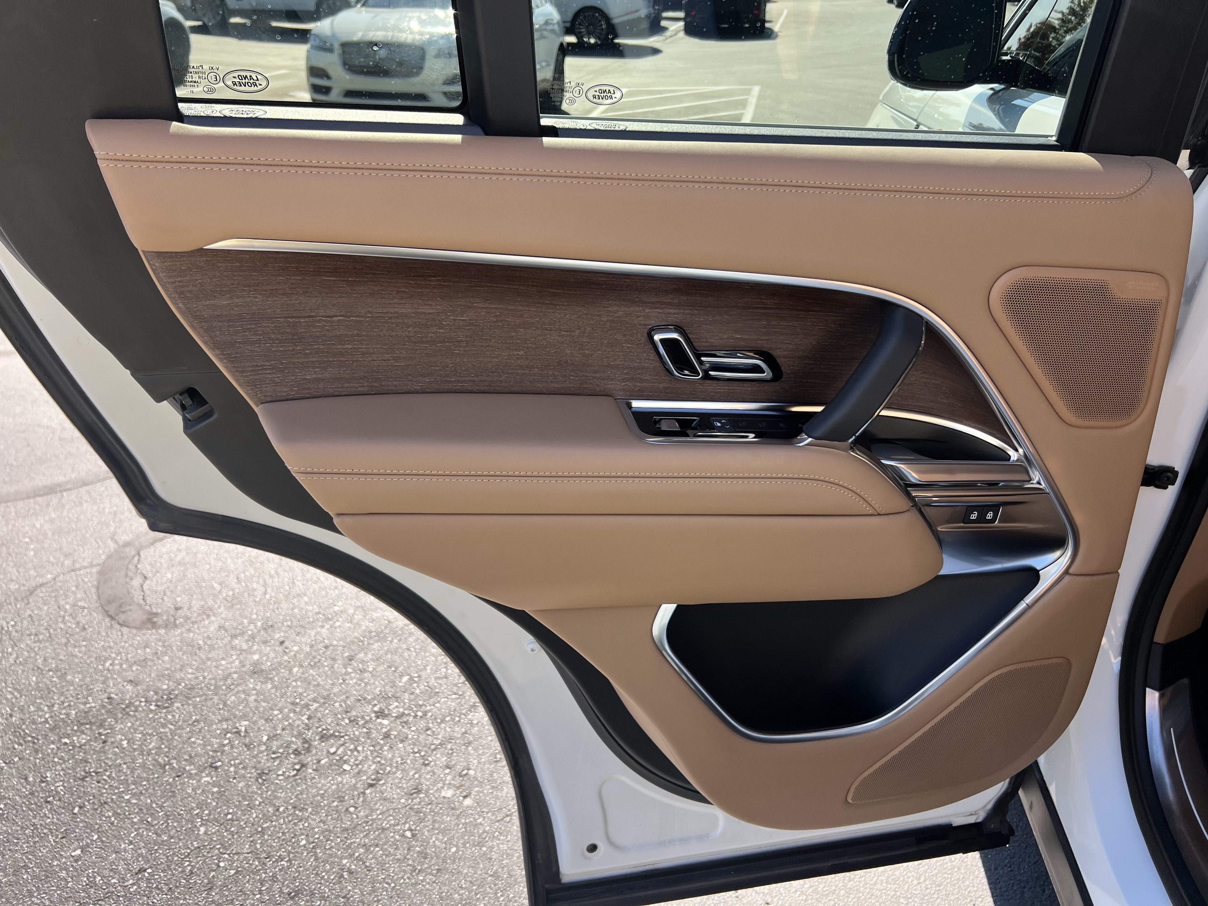 Used 2023 Land Rover Range Rover SE AWD/4WD image 30