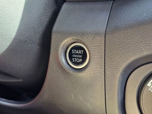 Used 2022 Nissan Frontier PRO-4X w/ Technology Package image 37