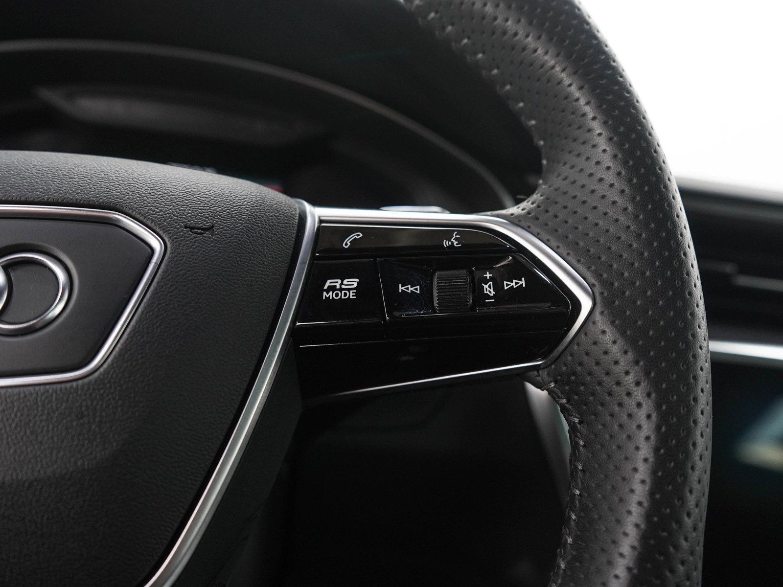 Used 2021 Audi RS 6 AWD/4WD image 28