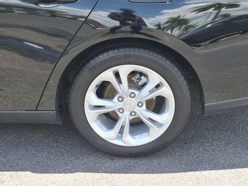 Used 2025 Honda Accord LX image 11