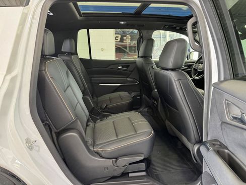 Used 2025 Chevrolet Traverse High Country w/ LPO, Floor Liner Package AWD/4WD image 16