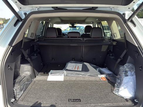 New 2026 Volkswagen Atlas Peak Edition image 10