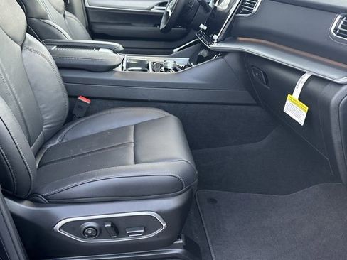 New 2026 Jeep Grand Wagoneer Limited image 16