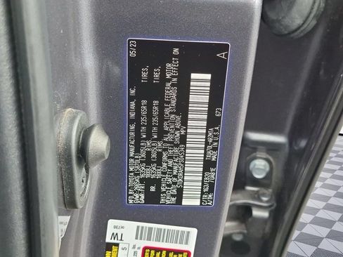 Used 2023 Toyota Highlander XLE FWD image 31