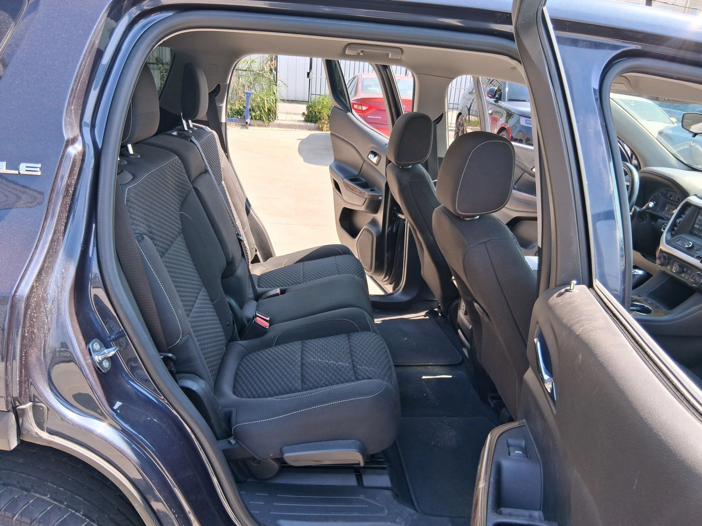 Used 2019 GMC Acadia SLE AWD/4WD image 32