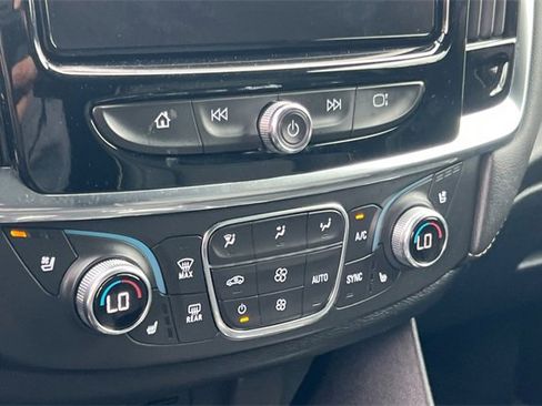 Used 2023 Chevrolet Traverse Premier w/ Redline Edition image 27