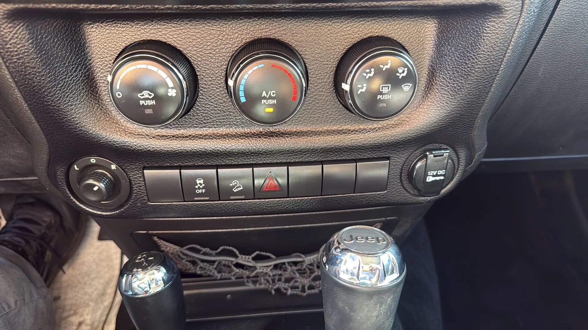 Used 2014 Jeep Wrangler Sport w/ Quick Order Package 24S AWD/4WD image 18