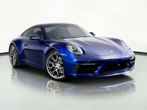 Used 2024 Porsche 911 Carrera 4S w/ Sport Package image 4