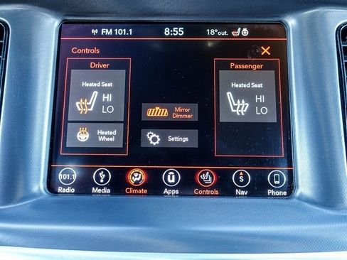 Used 2019 Dodge Charger SXT w/ Blacktop Package image 3