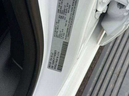 New 2026 RAM 1500 Laramie AWD/4WD image 34