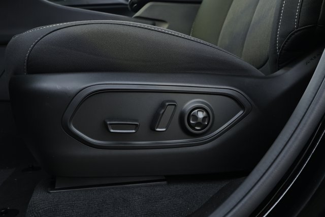 New 2027 Jeep Grand Cherokee Laredo X RWD image 24