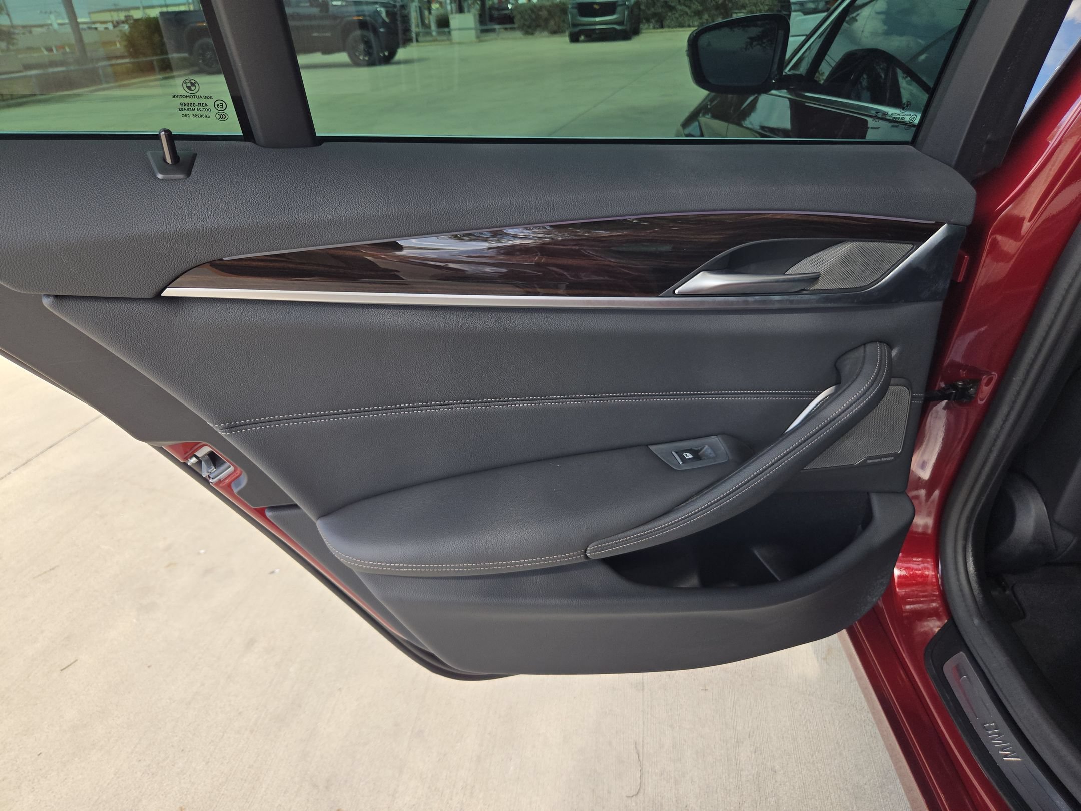 Used 2023 BMW 530e RWD image 14