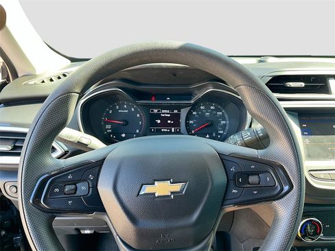 Used 2023 Chevrolet TrailBlazer LT image 11