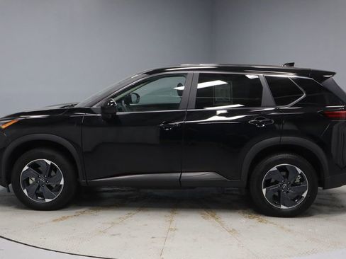 Certified 2025 Nissan Rogue SV image 7