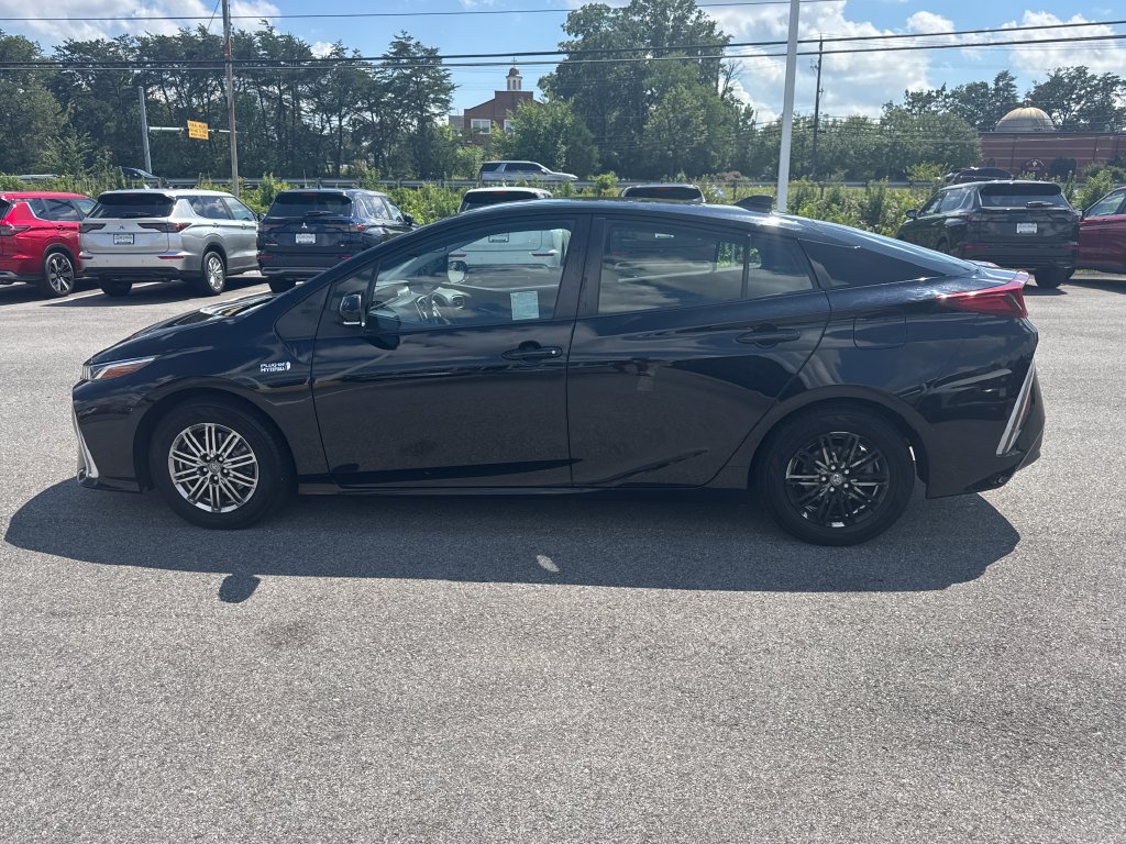 Used 2022 Toyota Prius Prime LE FWD image 6