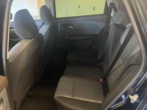 Used 2023 Nissan Rogue SV image 9