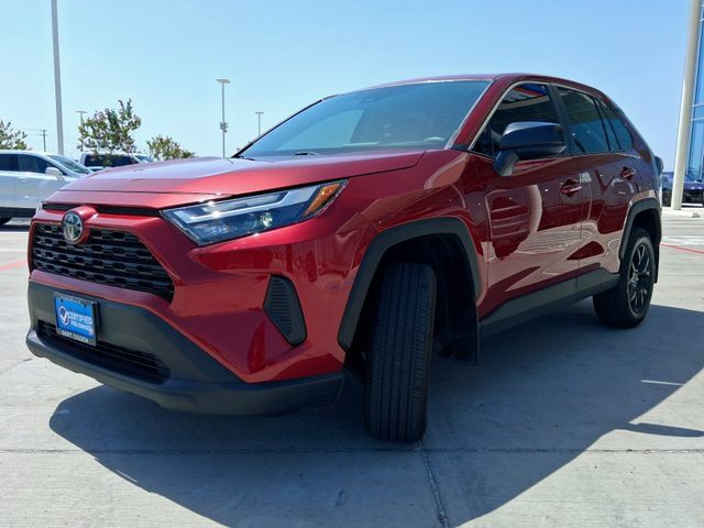 Used 2025 Toyota RAV4 LE FWD image 3