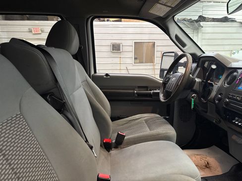 Used 2015 Ford F250 XL w/ Power Equipment Group AWD/4WD image 28