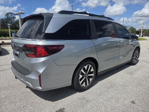 Used 2025 Honda Odyssey EX-L image 5