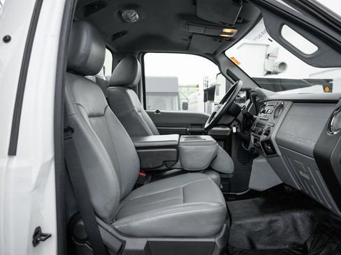 Used 2019 Ford F750 2WD Regular Cab Super Duty image 48