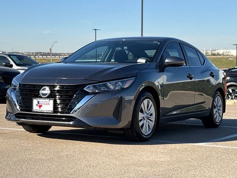 Used 2025 Nissan Sentra S image 4