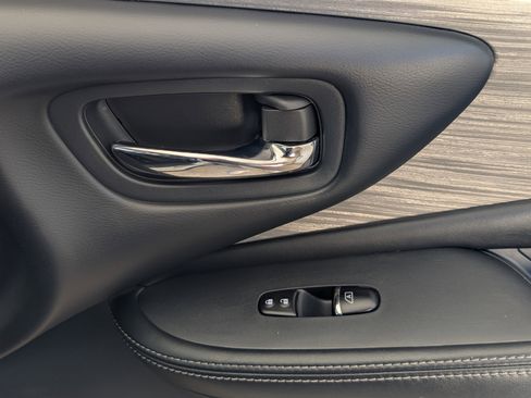 Used 2018 Nissan Murano Platinum w/ Cargo Package image 23