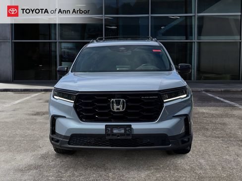 Used 2025 Honda Pilot Black Edition image 14