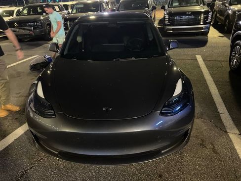 Used 2023 Tesla Model 3 Standard Range RWD image 1