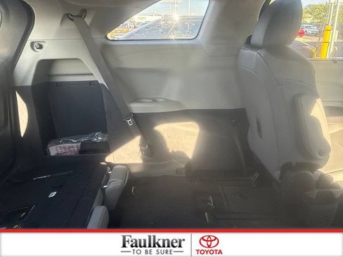 Used 2024 Toyota Sienna XLE AWD/4WD image 23