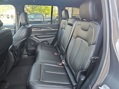 New 2025 Jeep Grand Cherokee Limited w/ Trailer Tow Package image 14