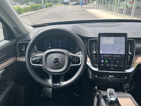 Certified 2025 Volvo XC90 B6 Plus AWD/4WD image 18