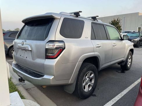 Used 2017 Toyota 4Runner SR5 Premium AWD/4WD image 4