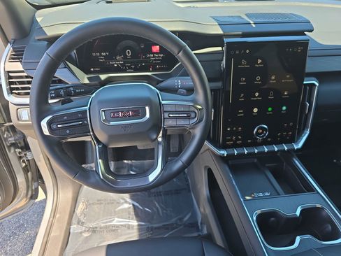 Used 2024 GMC Acadia Elevation w/ Black Edition FWD image 18