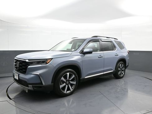 Certified 2024 Honda Pilot Touring image 10