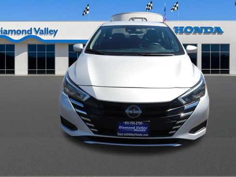 Used 2025 Nissan Versa SV FWD image 2